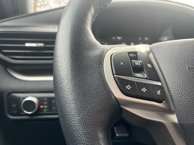 Used 2022 Ford Explorer XLT image 28