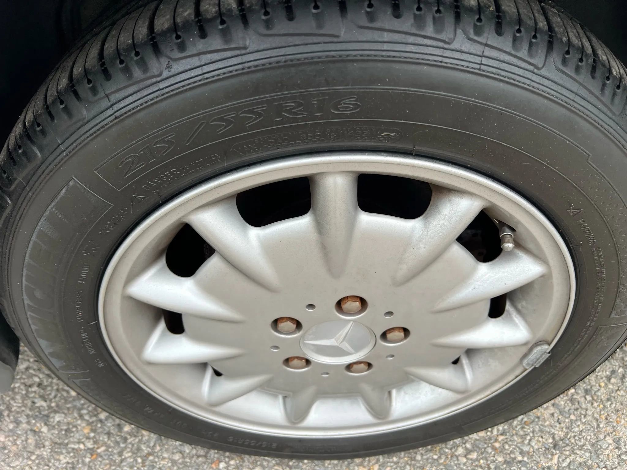 Used 2000 Mercedes-Benz E 320 Sedan image 29