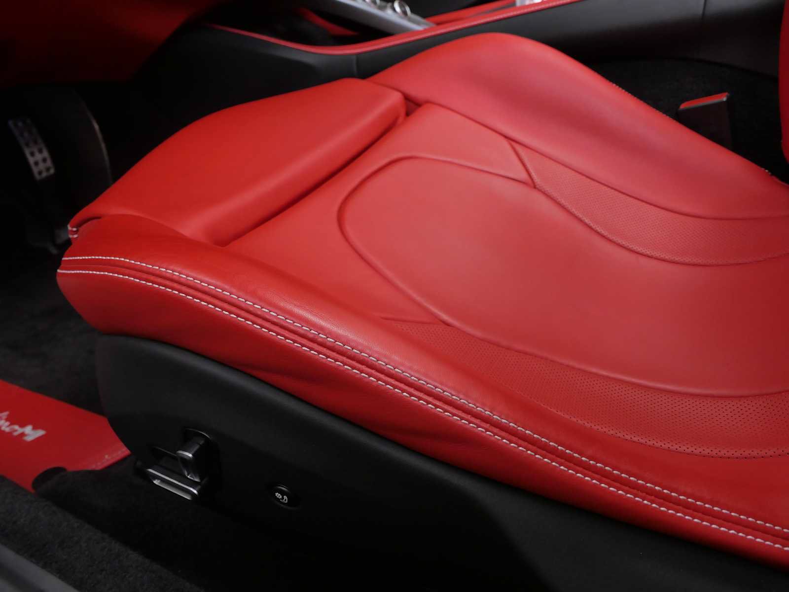 Certified 2022 Ferrari Portofino M RWD image 22