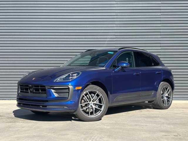 Certified 2025 Porsche Macan image 1