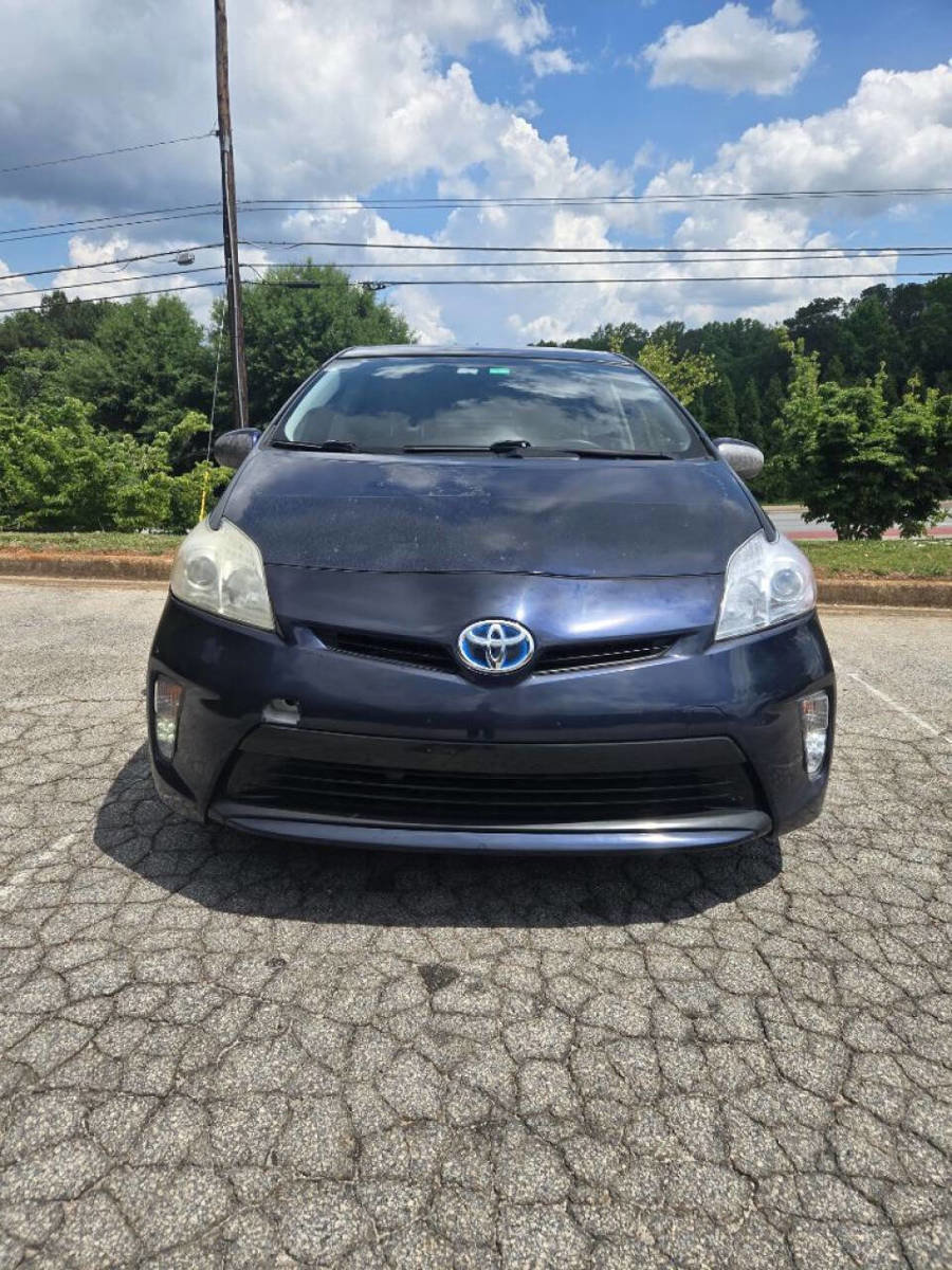 Used 2014 Toyota Prius Three w/ Solar Roof Package FWD image 2