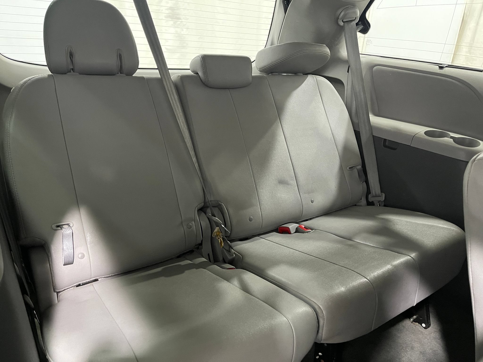 Used 2017 Toyota Sienna XLE w/ XLE Navigation Package FWD image 31