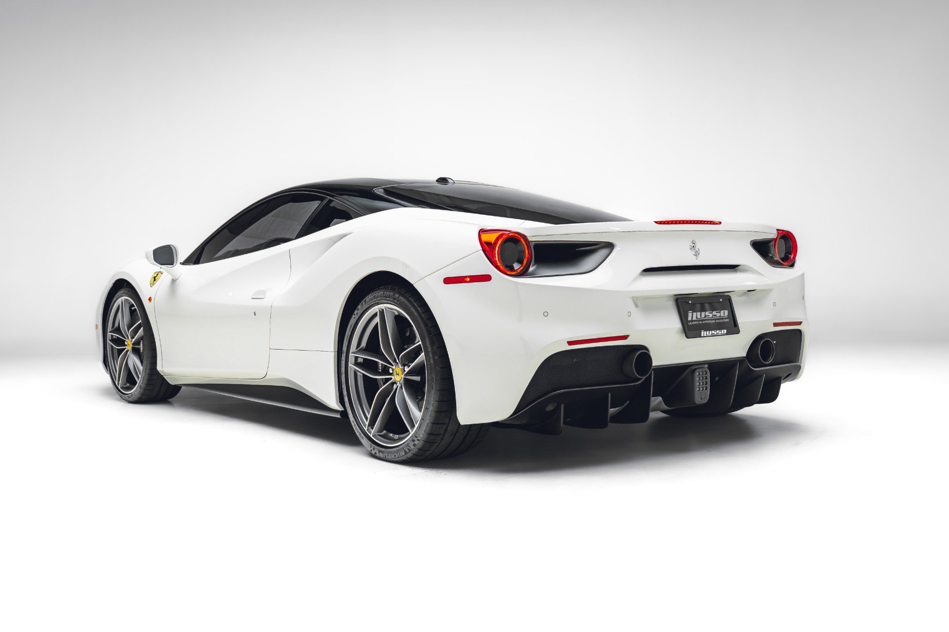Used 2018 Ferrari 488 GTB RWD image 7