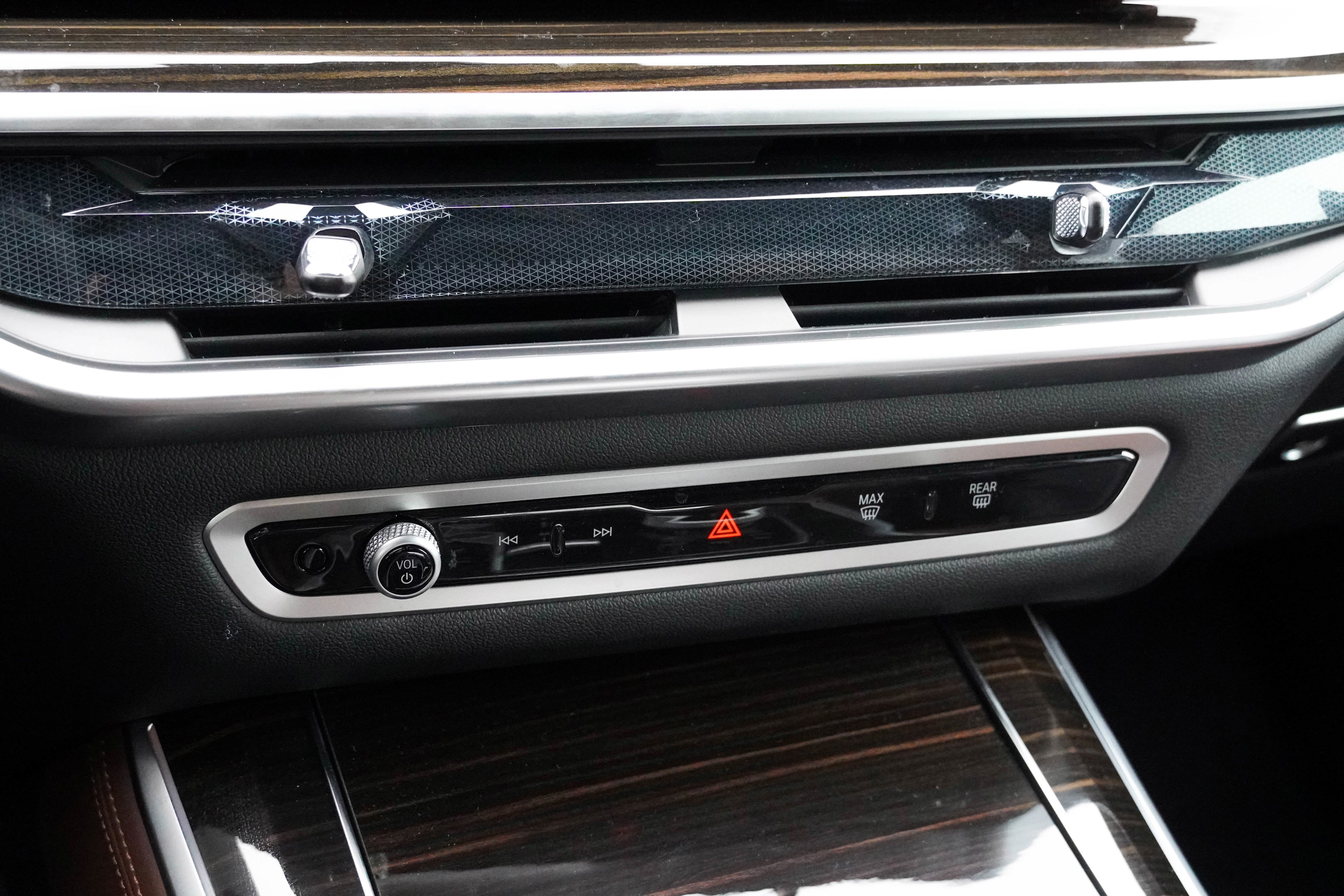Certified 2025 BMW X5 xDrive40i AWD/4WD image 29