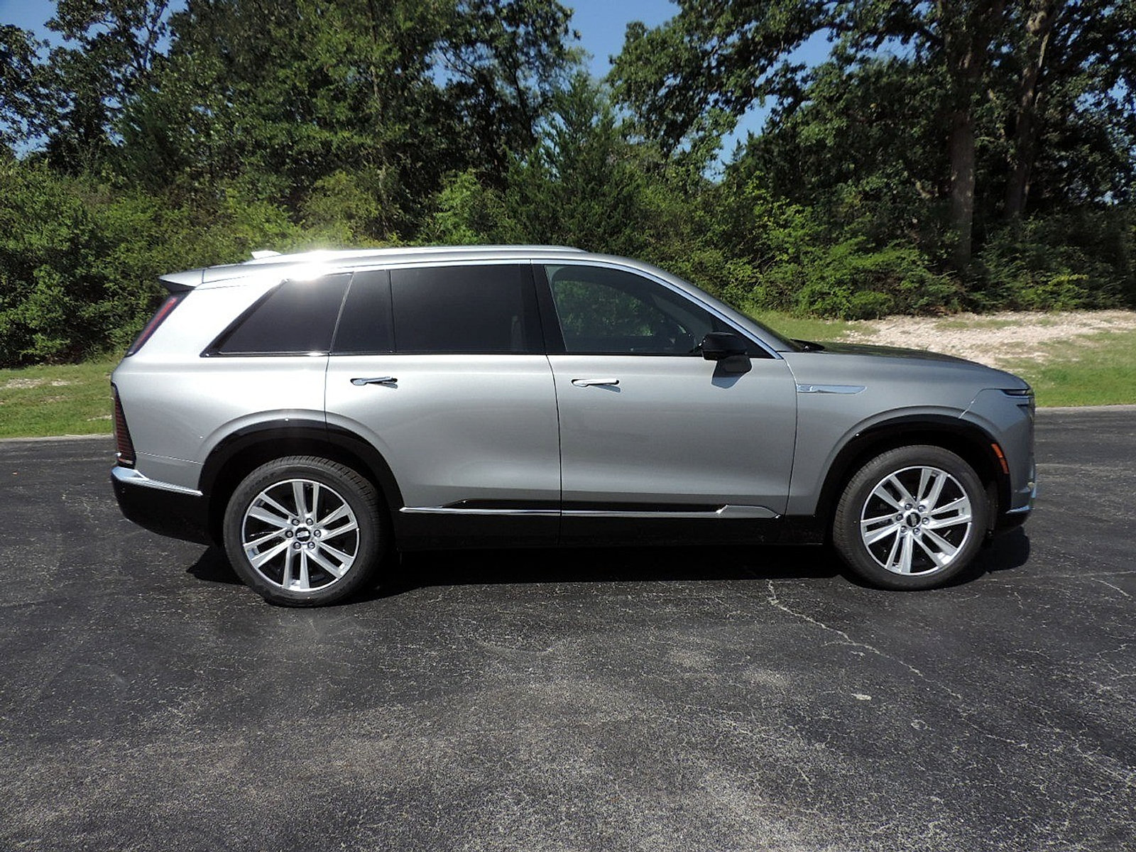 New 2027 Cadillac Vistiq Luxury AWD/4WD image 4
