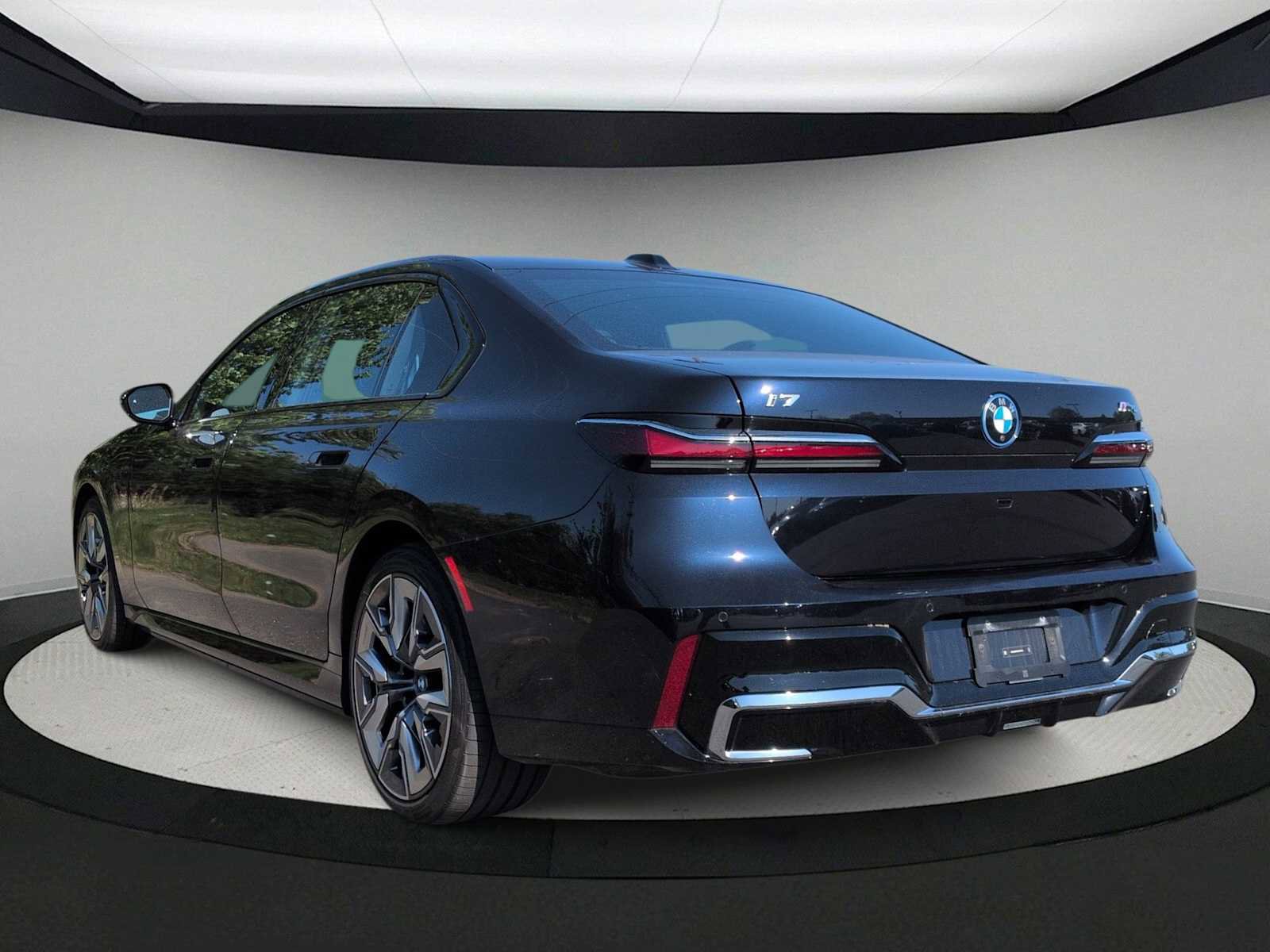 Certified 2024 BMW i7 M70 image 6
