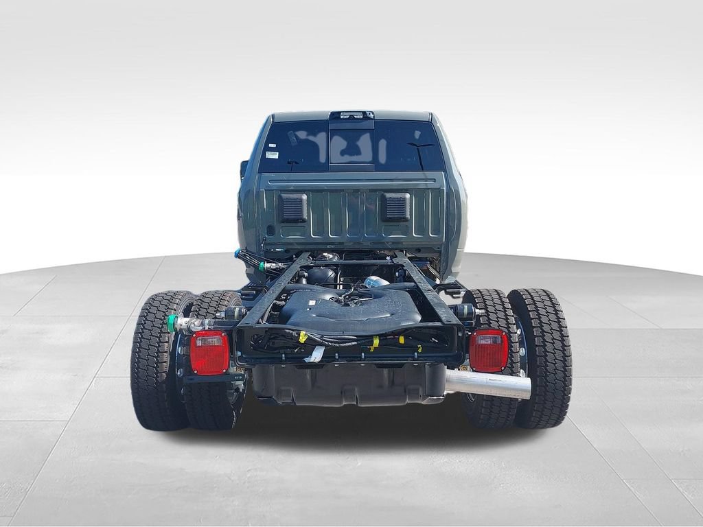 New 2026 RAM 5500 4x4 Crew Cab w/ Laramie Trim Package image 4
