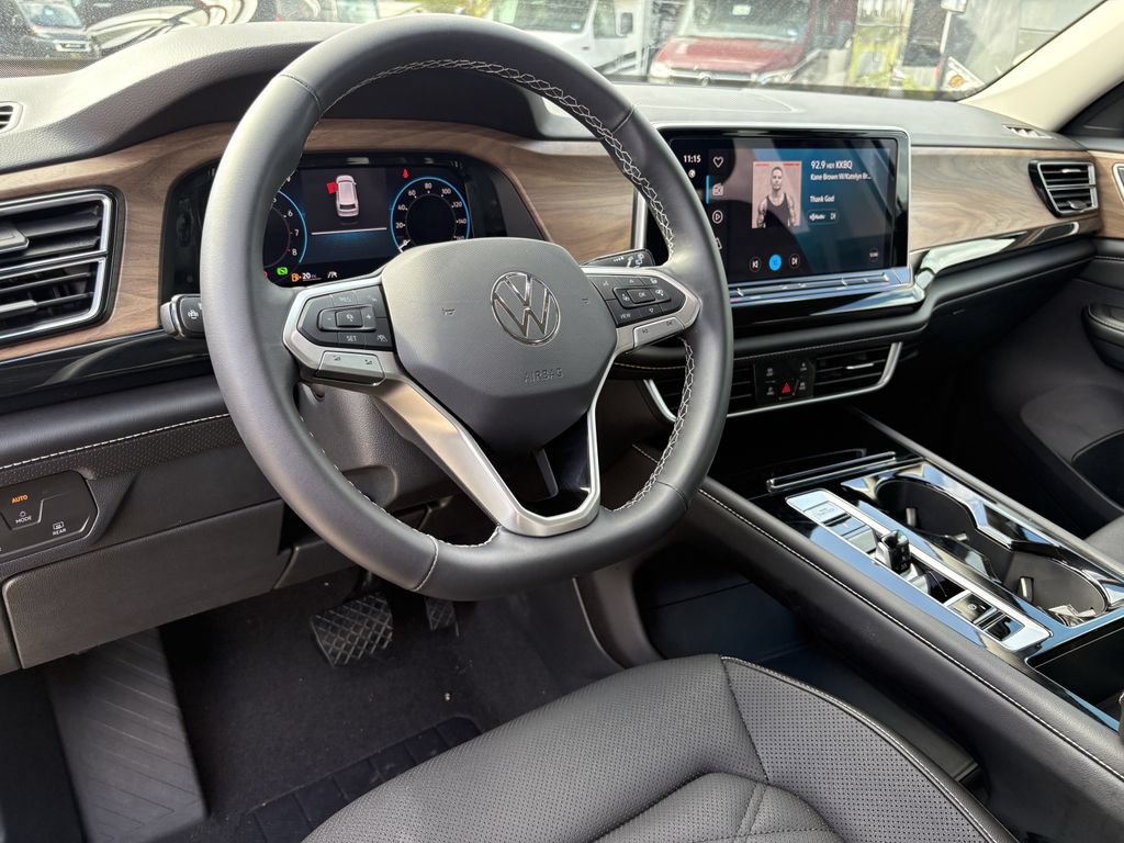 Used 2024 Volkswagen Atlas SE FWD image 13