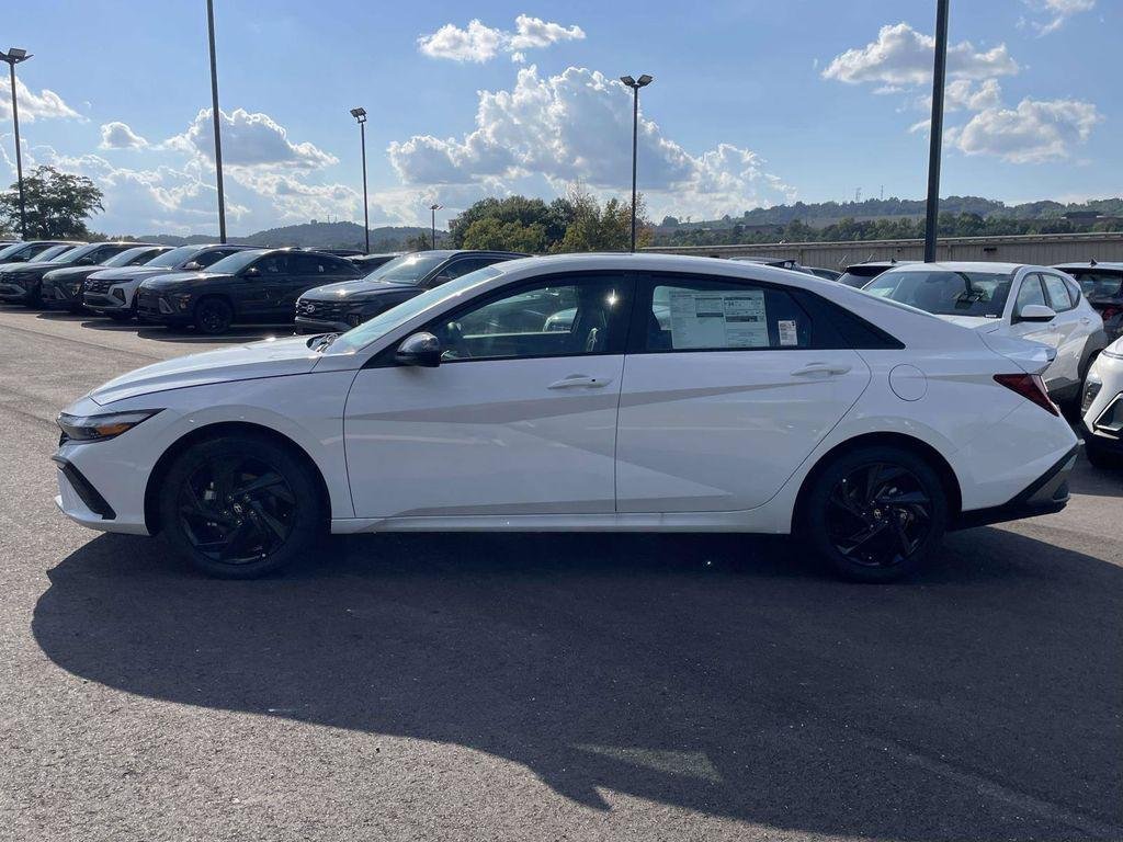 New 2026 Hyundai Elantra SEL Sport FWD image 31