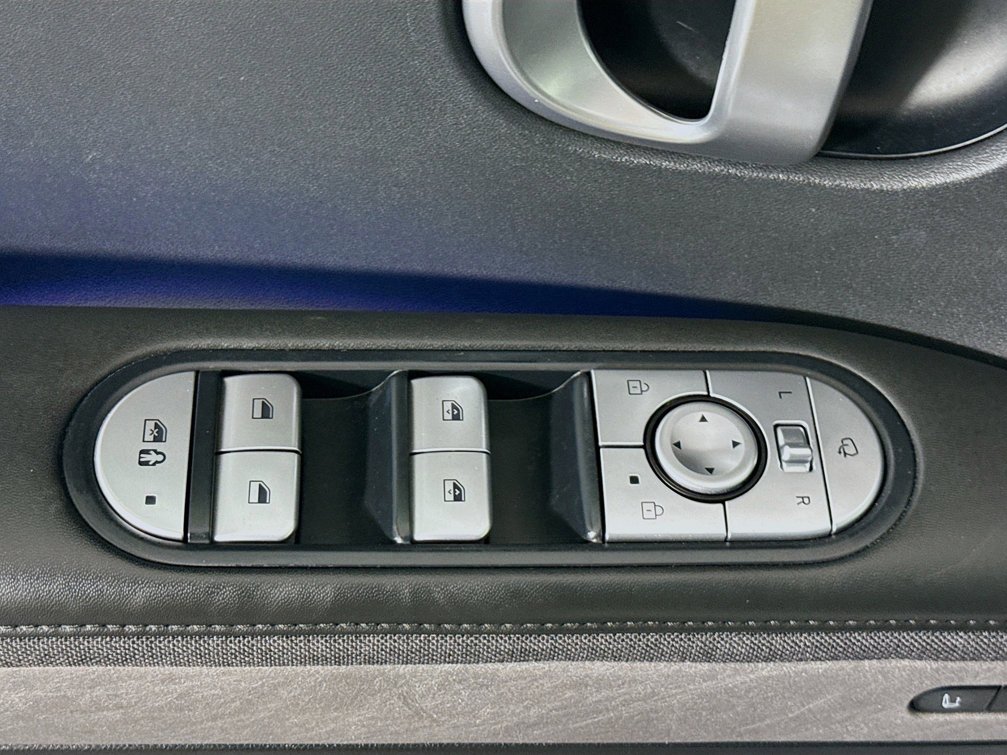 Used 2024 Hyundai Ioniq 5 Limited image 24