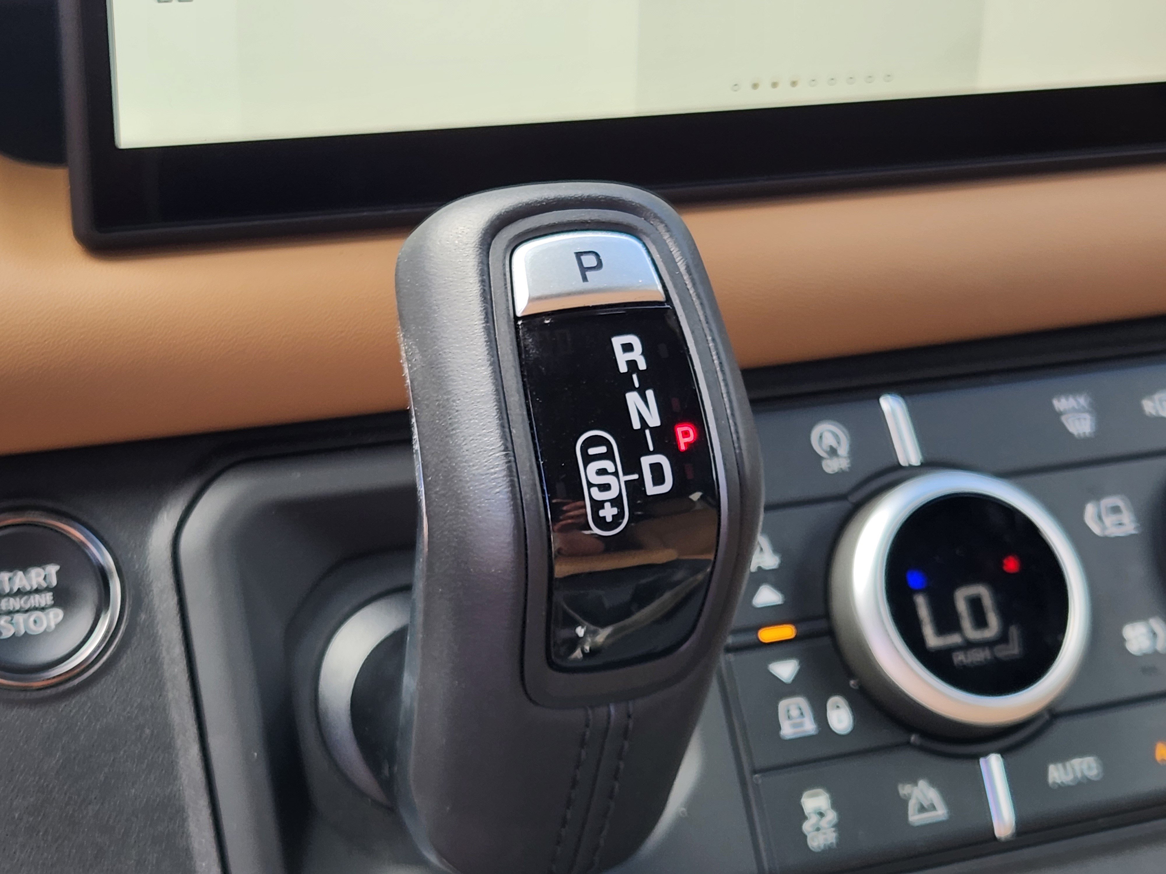 Certified 2025 Land Rover Defender 110 X-Dynamic SE AWD/4WD image 22