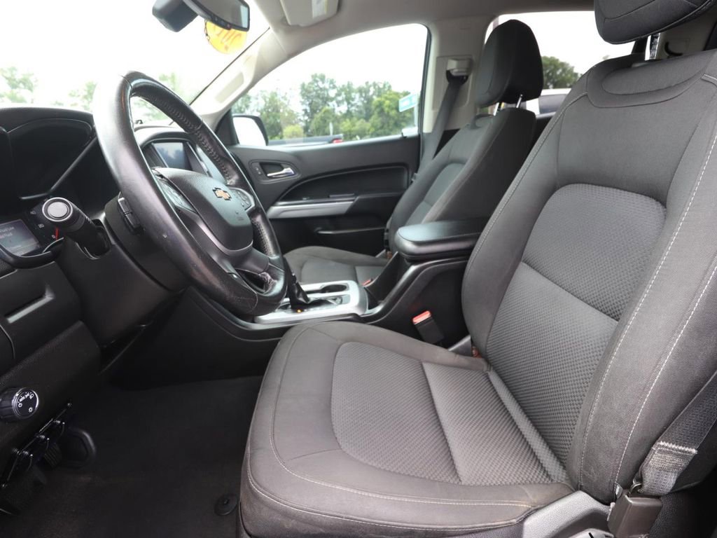 Used 2019 Chevrolet Colorado LT RWD image 2
