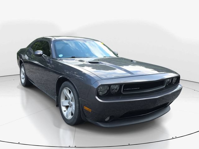 Used 2013 Dodge Challenger SXT Plus RWD image 4