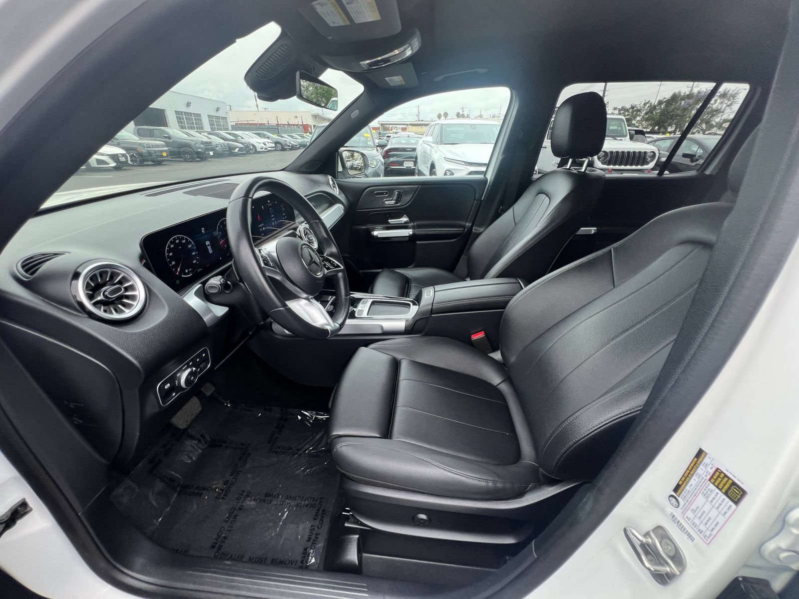 Used 2025 Mercedes-Benz GLB 250 image 30