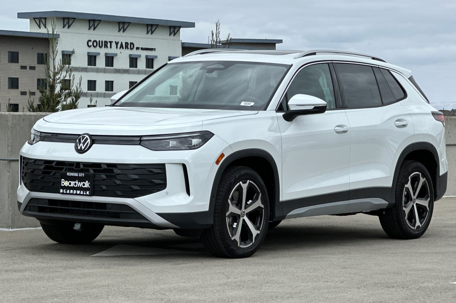 New 2026 Volkswagen Tiguan SE AWD/4WD image 8