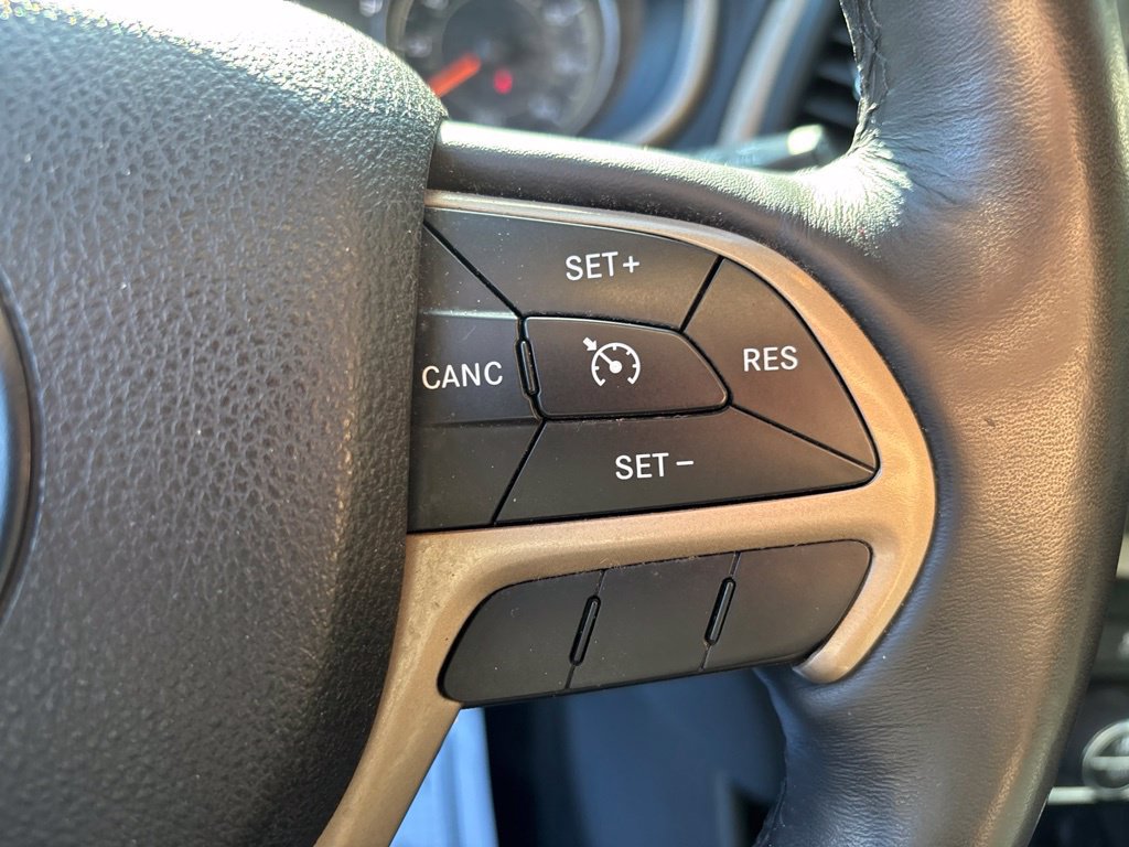 Used 2015 Jeep Cherokee Limited FWD image 24