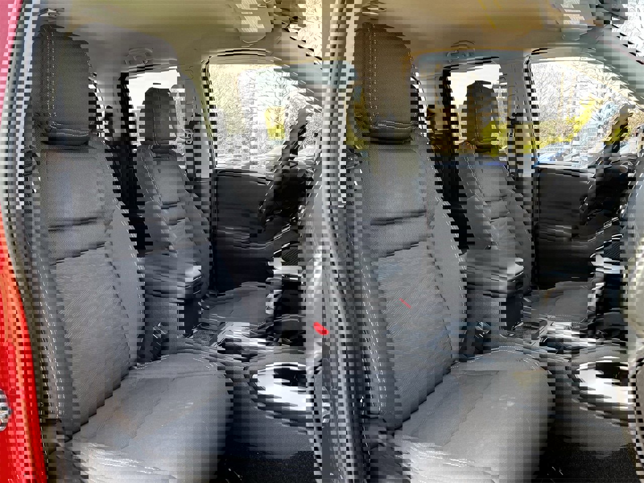 Used 2023 Nissan Frontier SV image 23