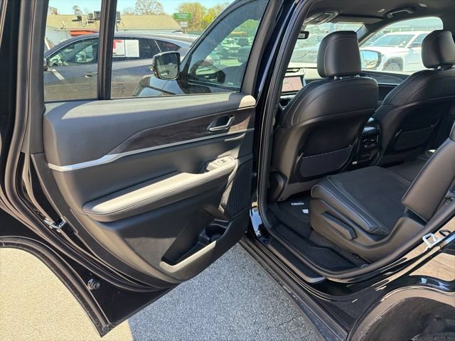 New 2026 Jeep Grand Cherokee L 4WD image 11