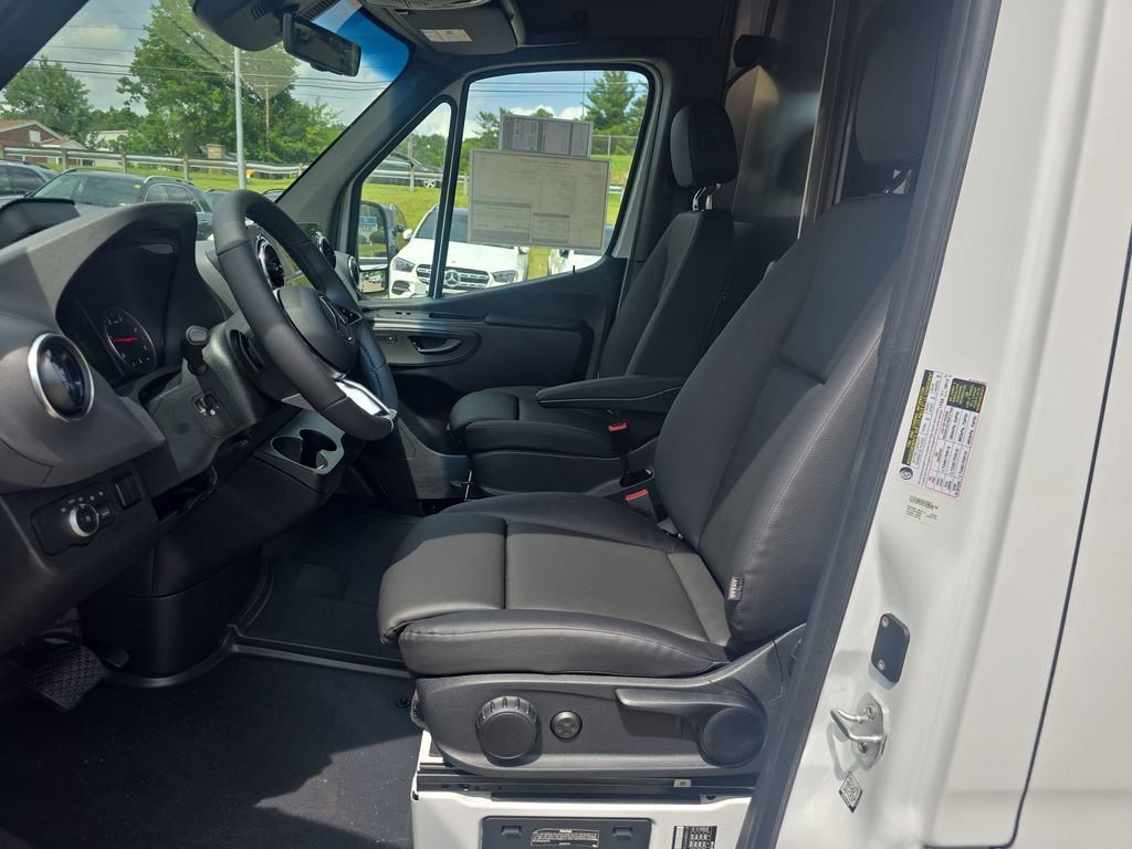 New 2026 Mercedes-Benz Sprinter 2500 image 9