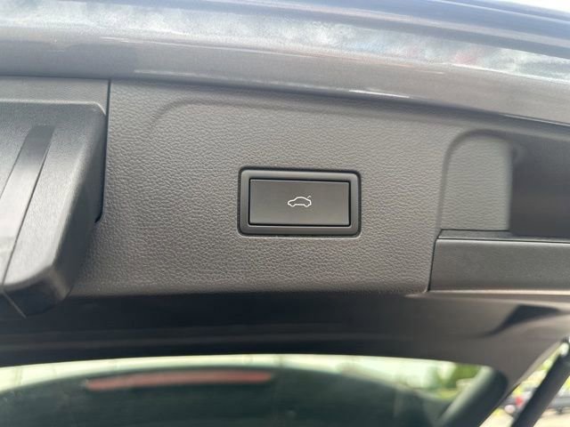 Used 2024 Volkswagen Atlas SE image 19