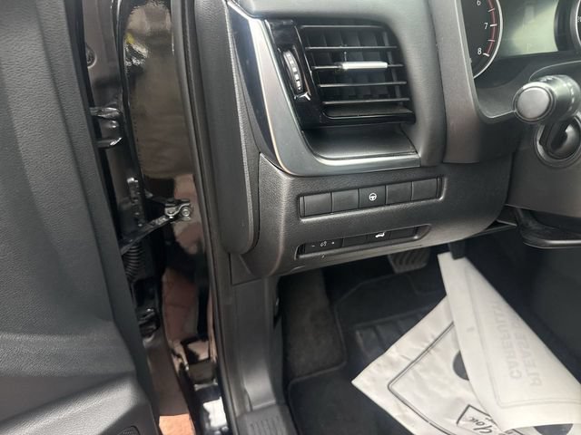 Used 2021 Nissan Rogue SV w/ Premium Package FWD image 4