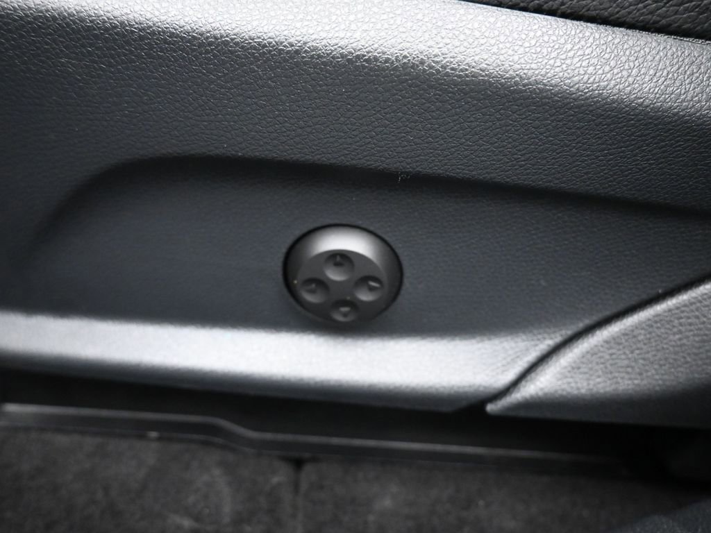 Used 2018 Mercedes-Benz GLC 300 4MATIC Coupe image 14