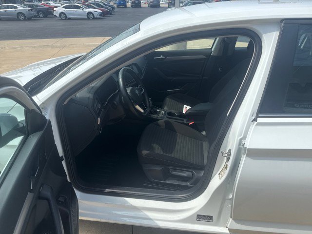 Used 2024 Volkswagen Jetta S image 8