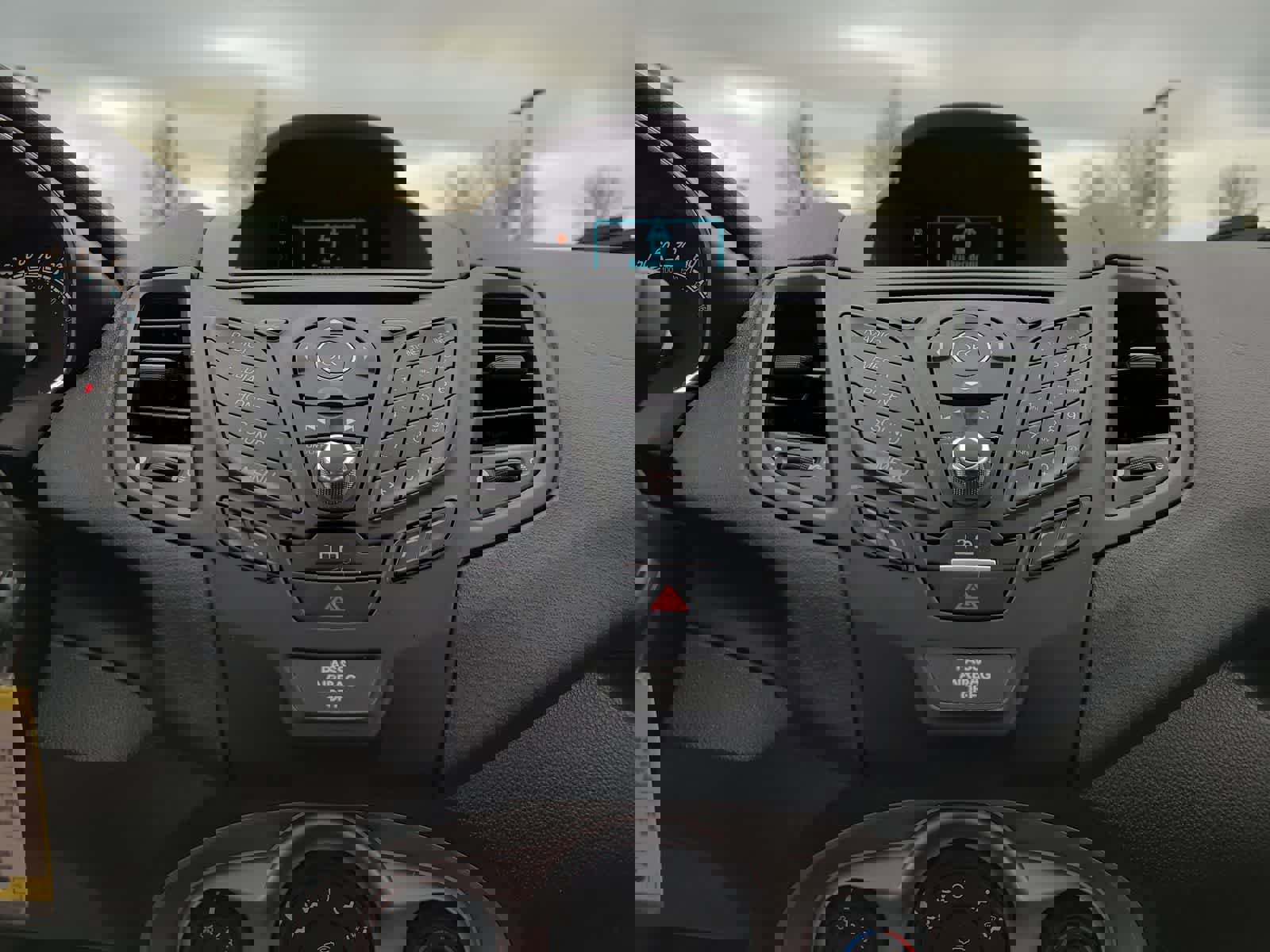 Used 2016 Ford Fiesta SE image 24