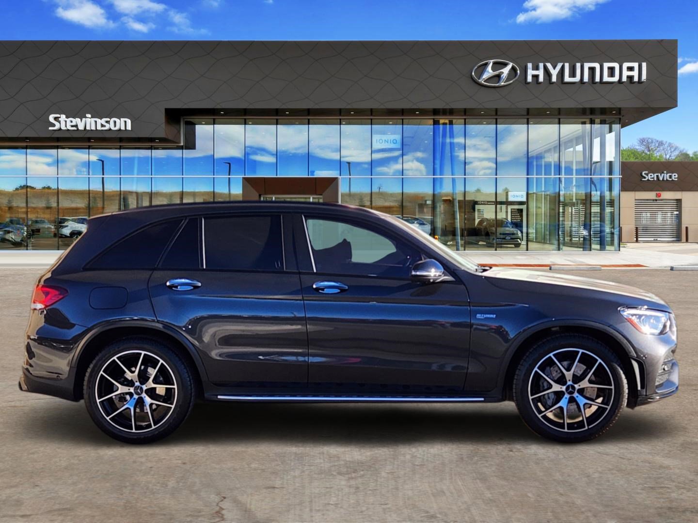 Used 2022 Mercedes-Benz GLC 43 AMG 4MATIC image 4