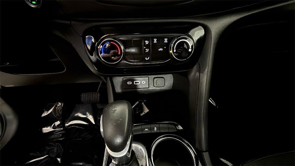 Used 2021 Buick Encore GX Preferred image 21