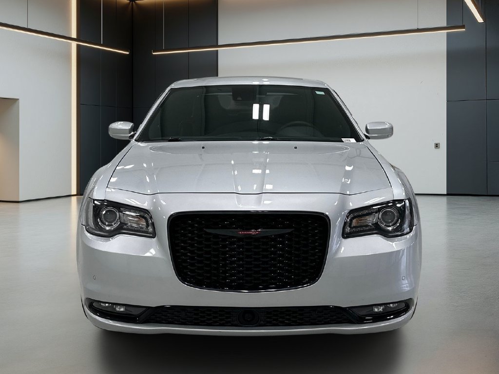 Used 2022 Chrysler 300 S w/ Comfort Group RWD image 9
