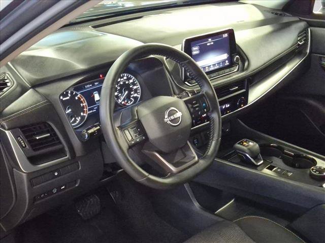 Used 2025 Nissan Rogue SV AWD/4WD image 10