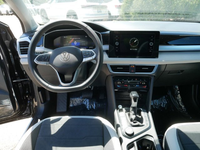 New 2026 Volkswagen Taos SE AWD/4WD image 9