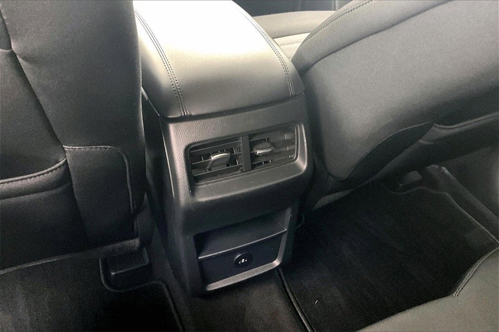 Used 2022 Ford Edge SE w/ Black Appearance Package image 33