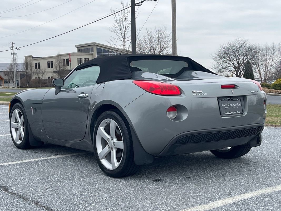 Used 2006 Pontiac Solstice w/ Premium Package image 6