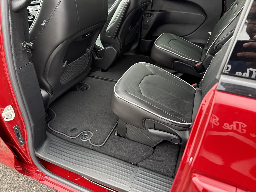 New 2026 Chrysler Pacifica Limited w/ S Appearance Package image 36