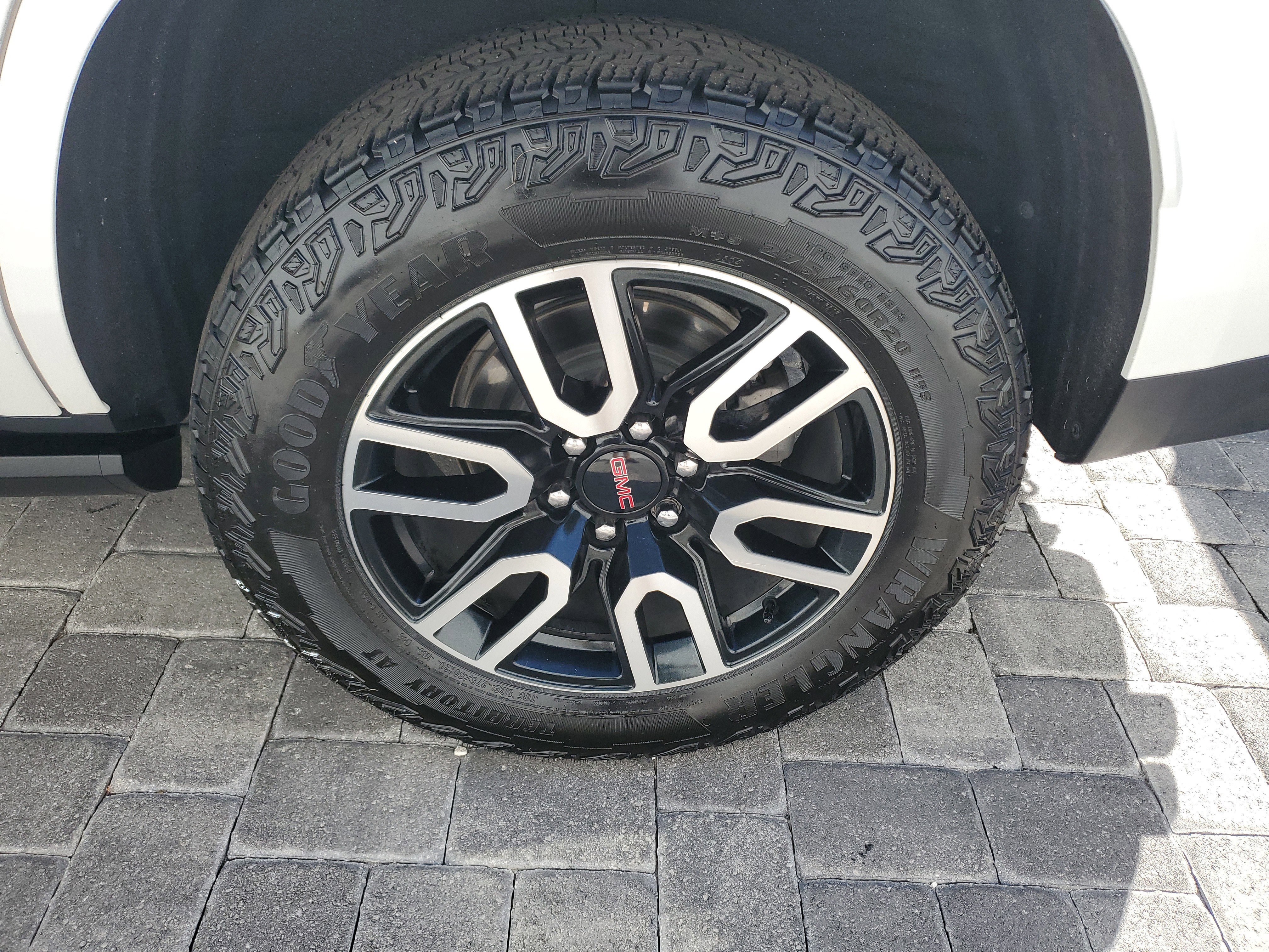 Certified 2023 GMC Yukon AT4 w/ Technology Package image 5