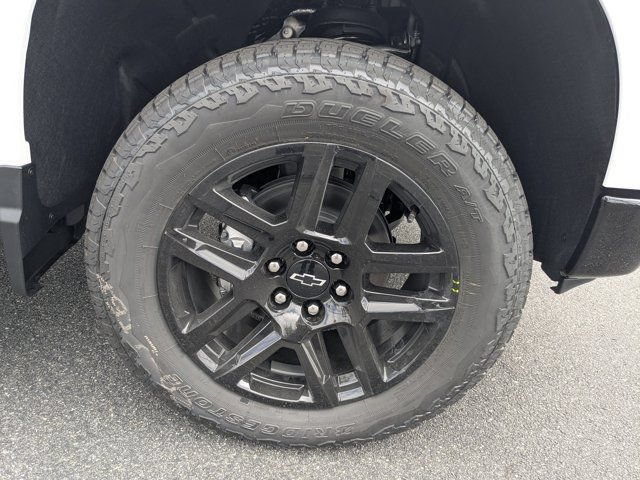 Used 2026 Chevrolet Silverado 1500 LT Trail Boss w/ Convenience Package II AWD/4WD image 11