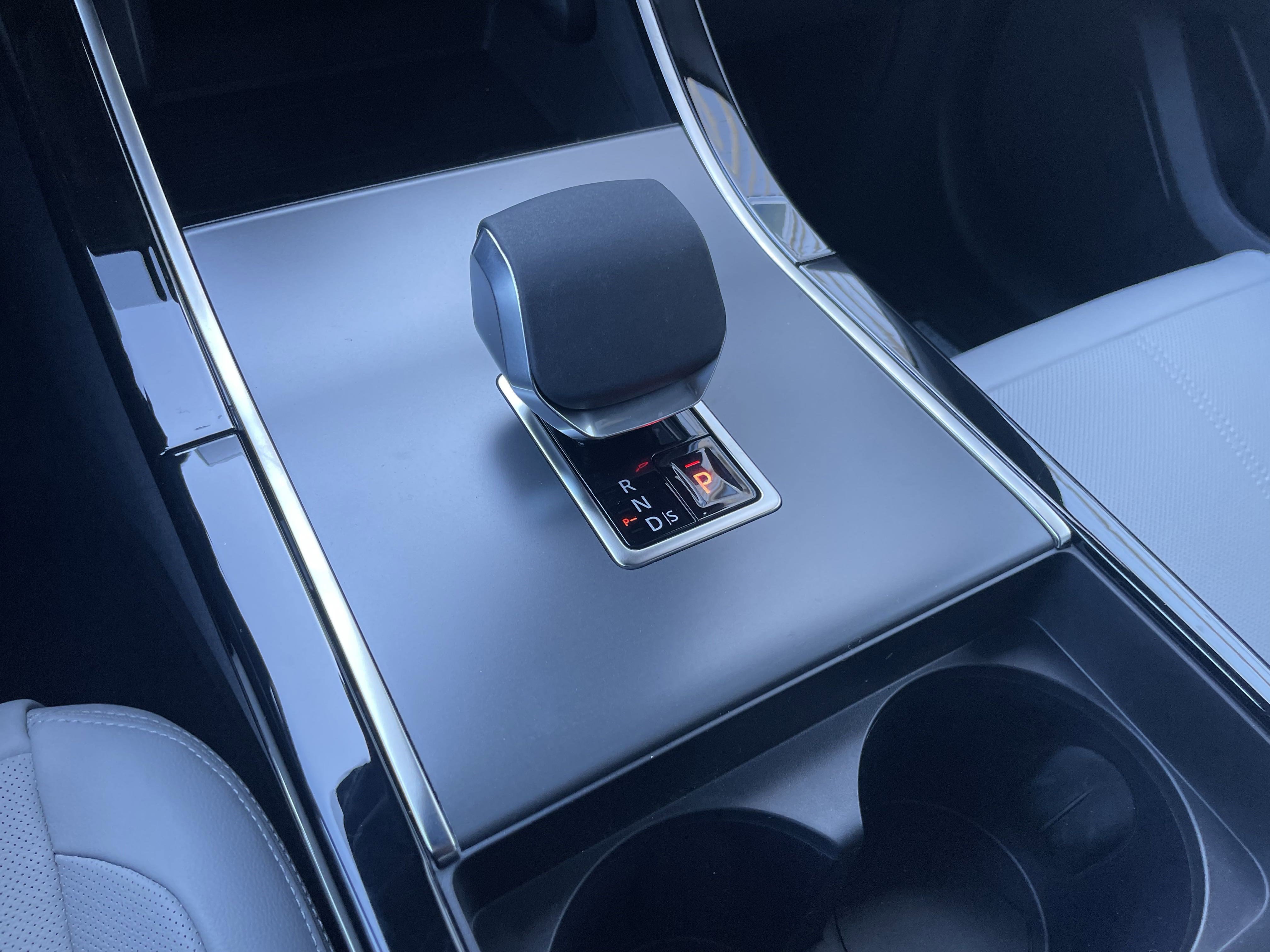 New 2026 Land Rover Range Rover Velar Dynamic SE image 20