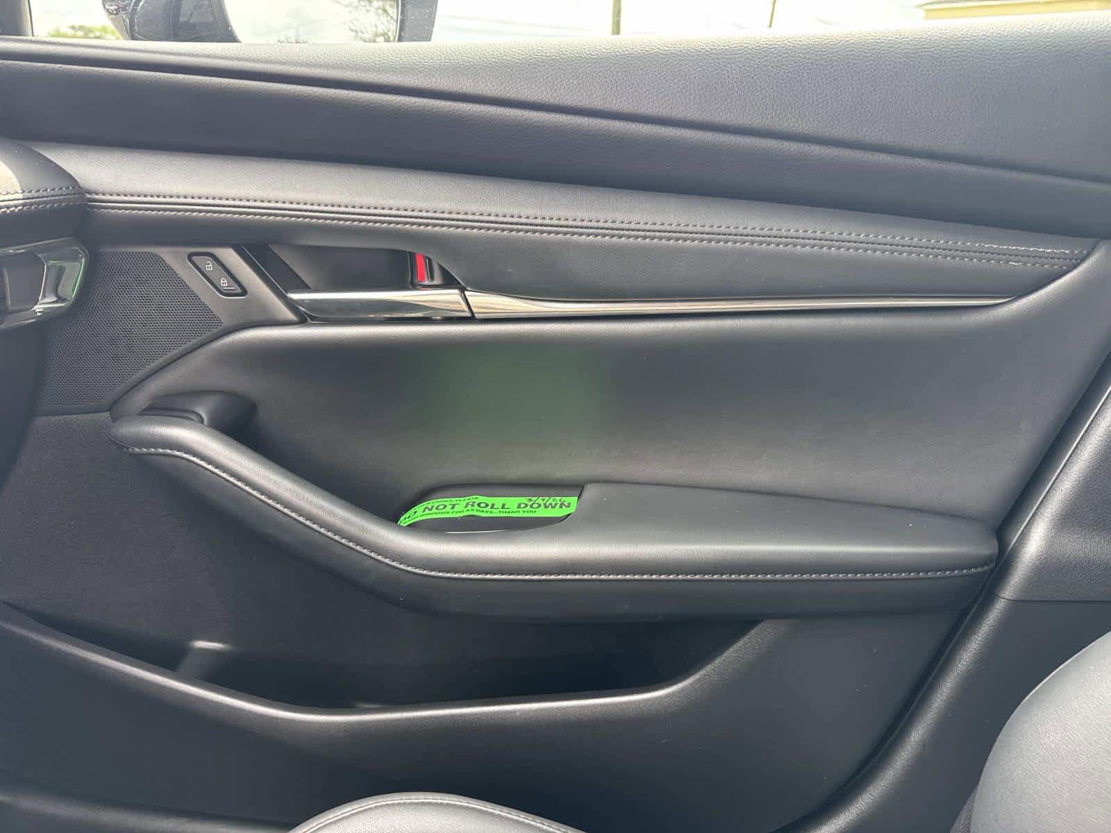 Used 2022 MAZDA MAZDA3 s image 23