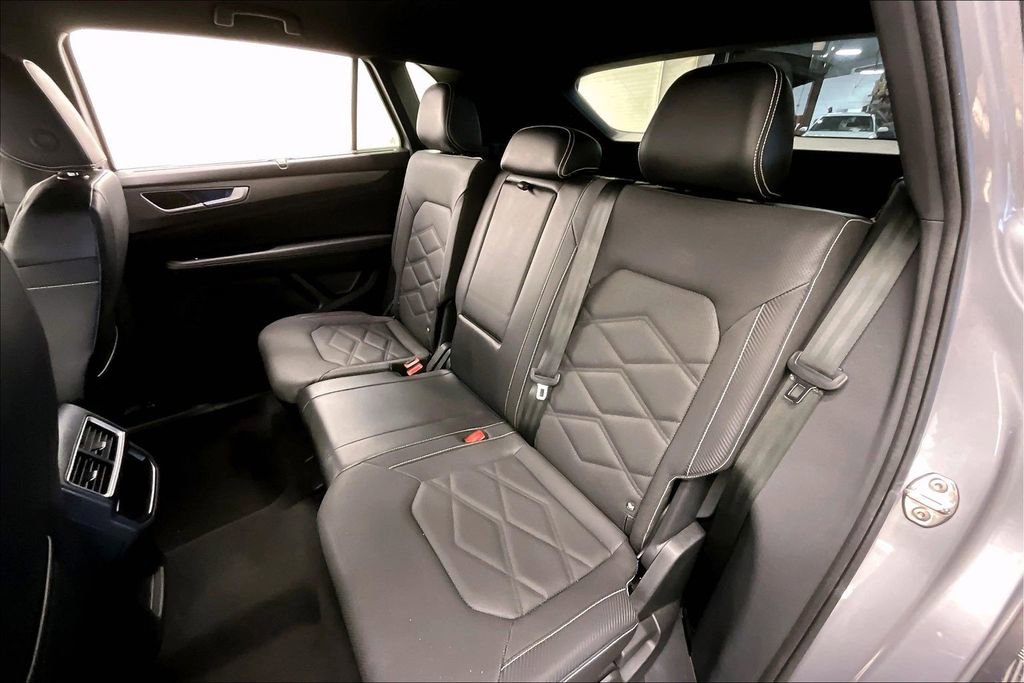 Used 2024 Volkswagen Atlas Cross Sport SE FWD image 22