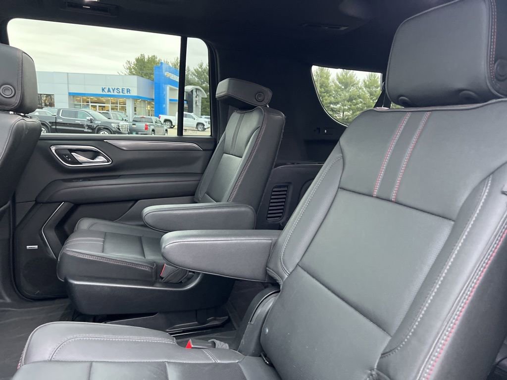 Used 2022 Chevrolet Suburban RST w/ Luxury Package image 31