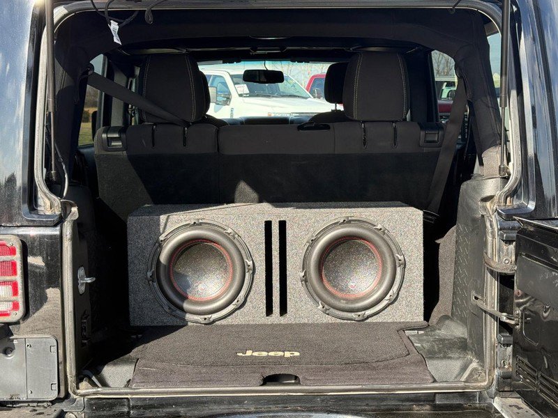 Used 2016 Jeep Wrangler Unlimited Sahara w/ Connectivity Group image 6