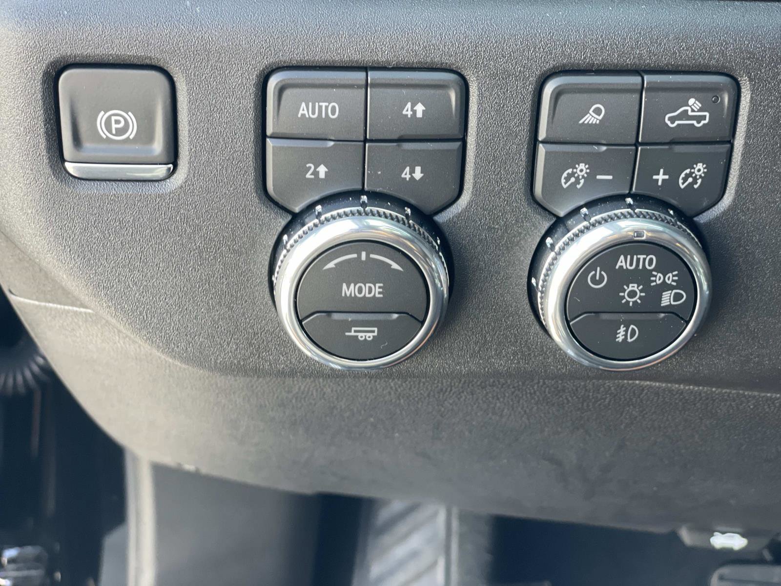 New 2025 GMC Sierra 2500 SLT w/ SLT Premium Package image 18