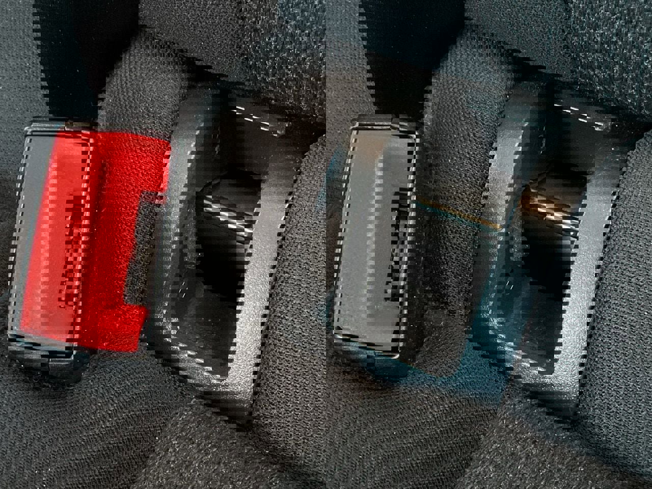 Used 2025 Nissan Rogue SV image 16