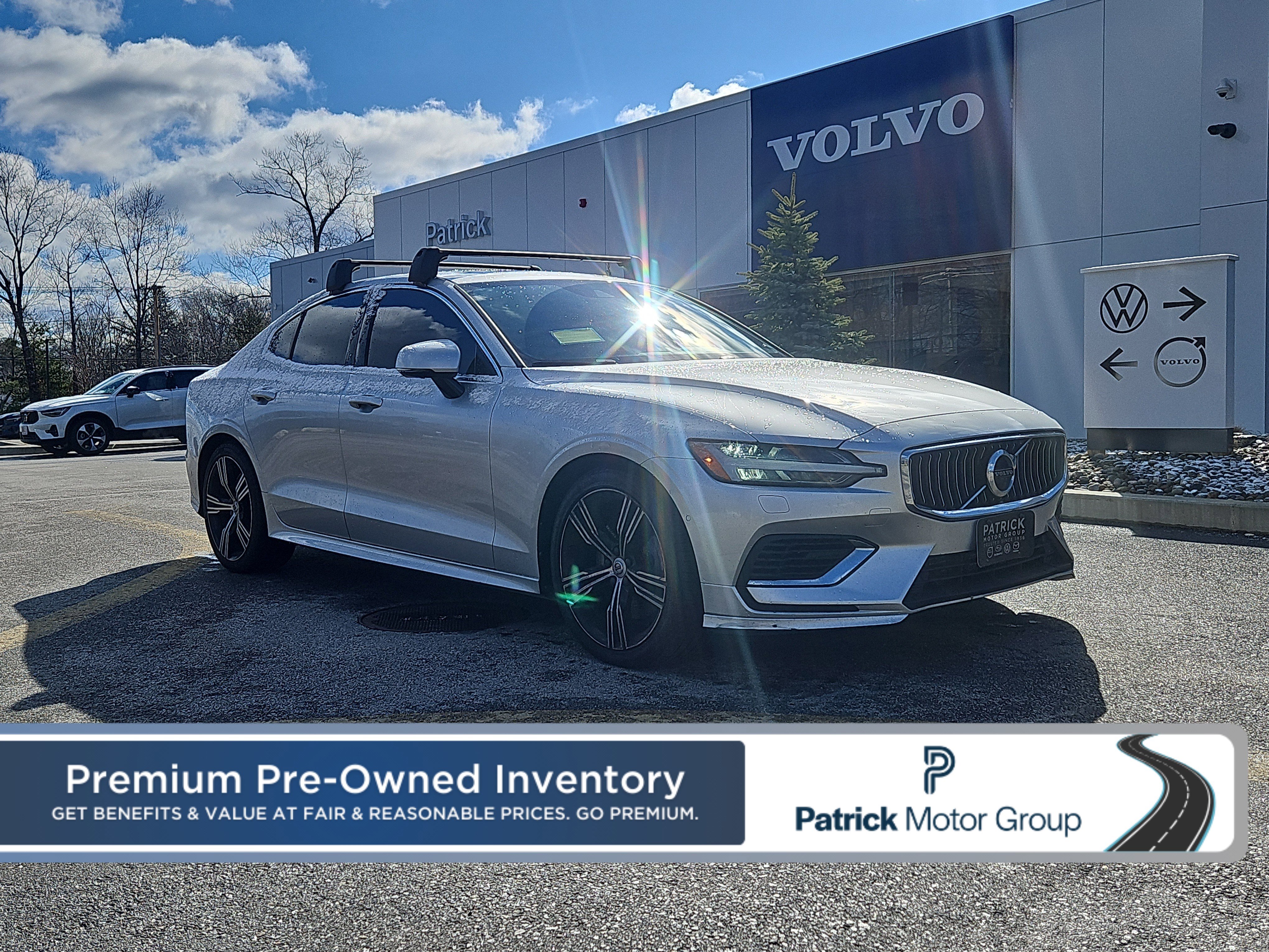 Used 2022 Volvo S60 T8 Inscription image 1