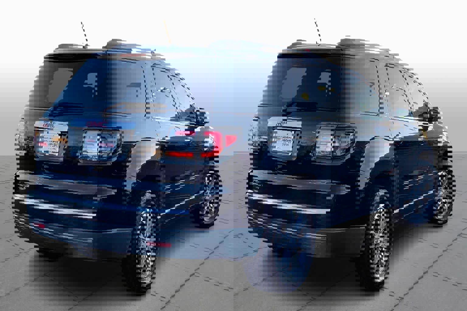 Used 2015 GMC Acadia SLT image 13