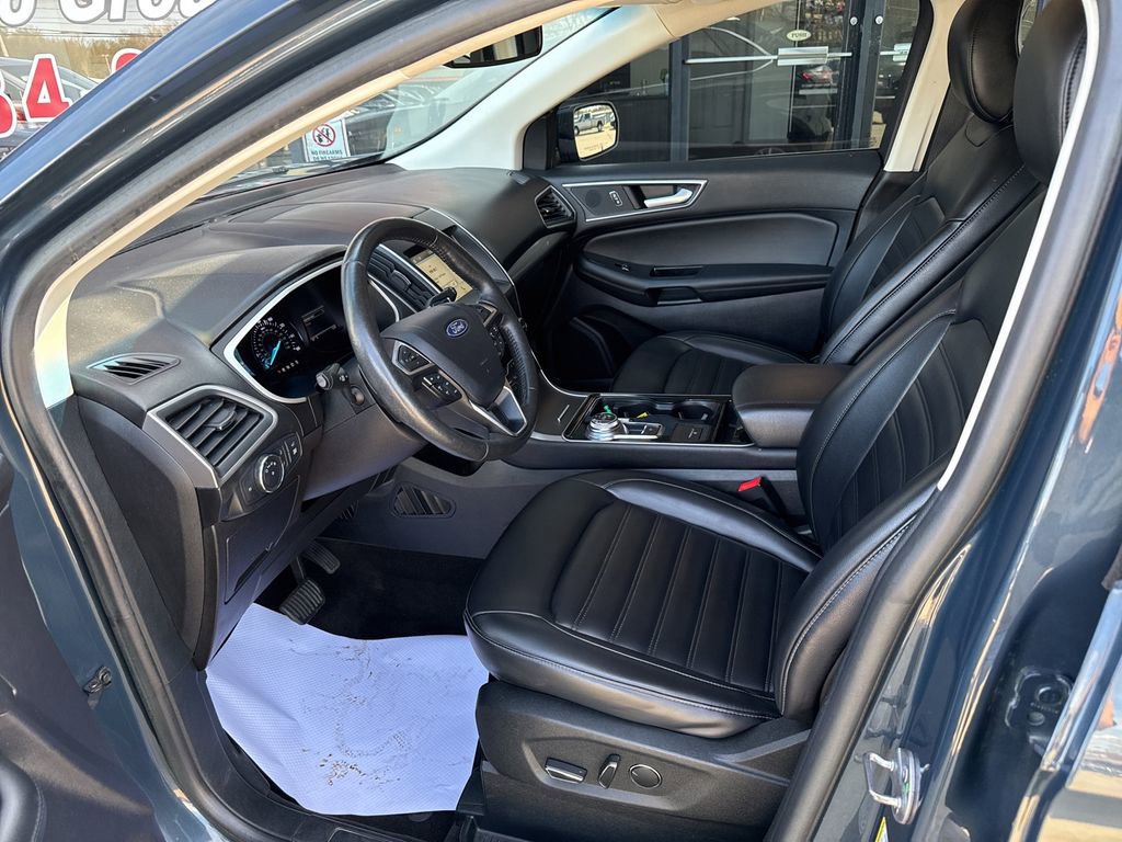 Used 2019 Ford Edge SEL w/ Equipment Group 201A AWD/4WD image 25