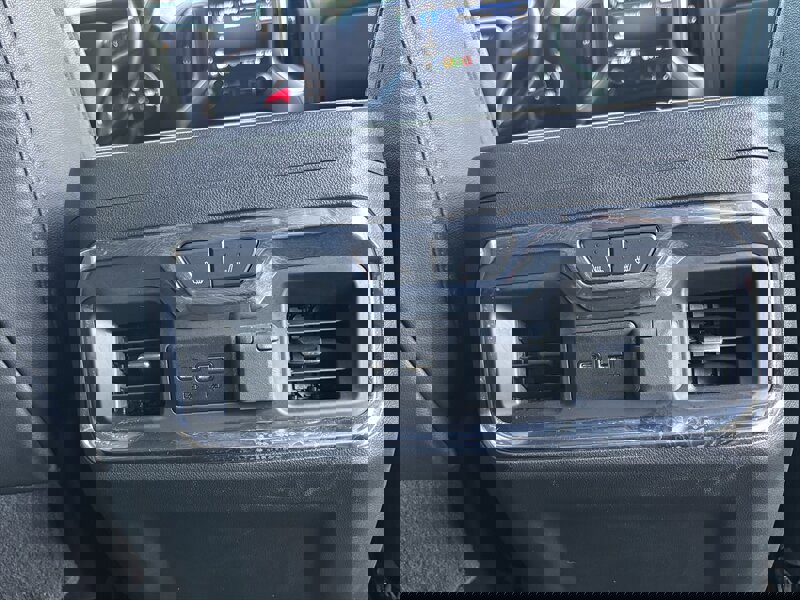 Used 2023 Chevrolet Silverado 2500 LTZ w/ LTZ Premium Package image 46