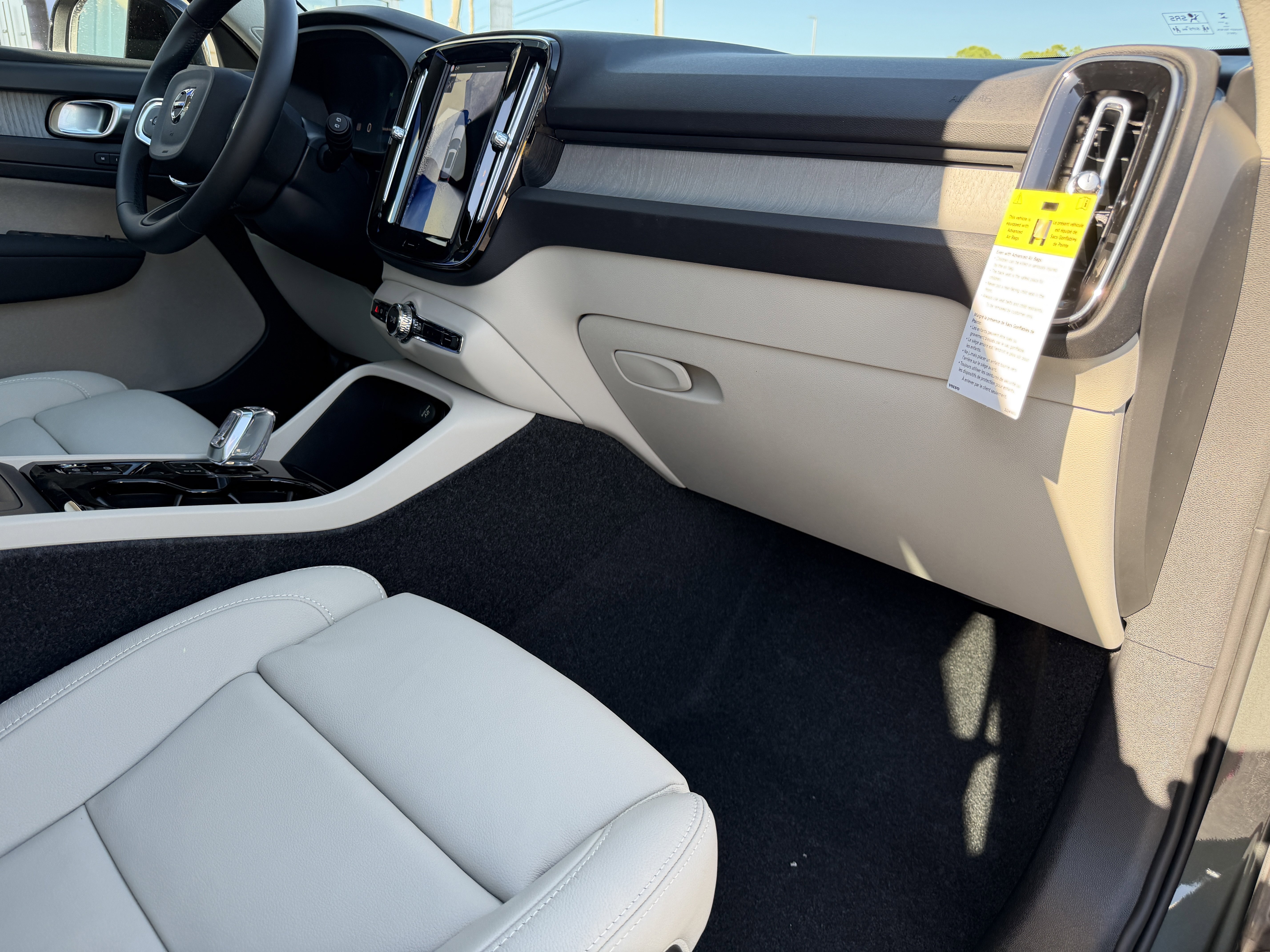 New 2026 Volvo XC40 B5 Plus w/ Climate Package image 10